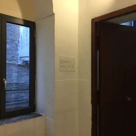 Pensión Dora's House