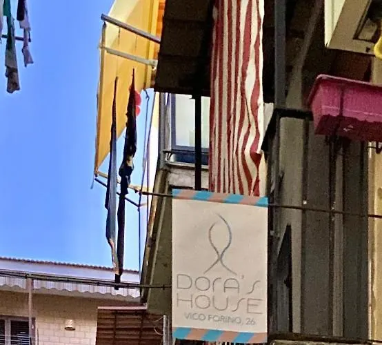 Dora's House Konukevi 4*